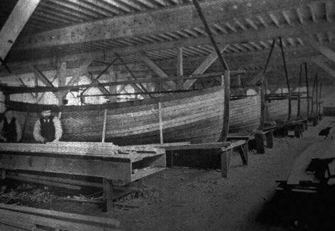 keszulnek_a_titanic_mentocsonakjai_1911.jpg keszulnek_a_titanic_mentocsonakjai_1911.jpg